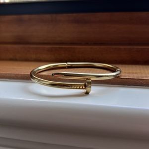 NAIL BRACELET